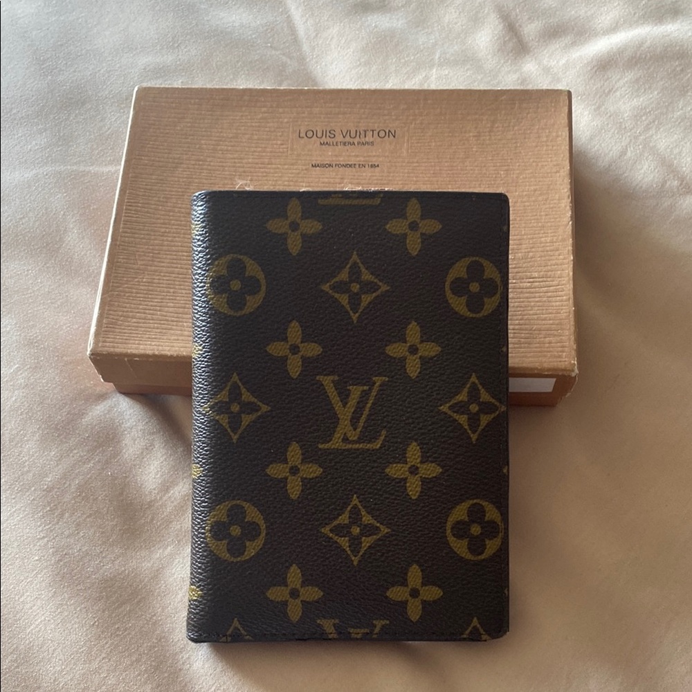 Louis Vuitton Monogram Wallet - Black and Gold